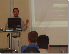 Eu (Giovanni Bassi) apresentando a palestra de ASP.Net MVC